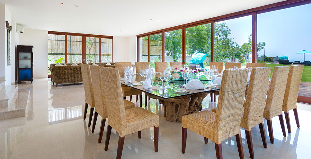 Pandawa Cliff Estate - Villa Rose - Dining area with view